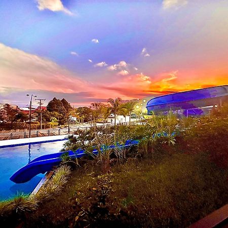 Apartamento Privado Vacacional A 5M Del Aeropuerto, 20 Minutos Del Parque Del Cafe Y Centro De Armenia Con 4 Piscinas, 3 Jacuzzi, Sauna By Molca Xperiences 3H 外观 照片