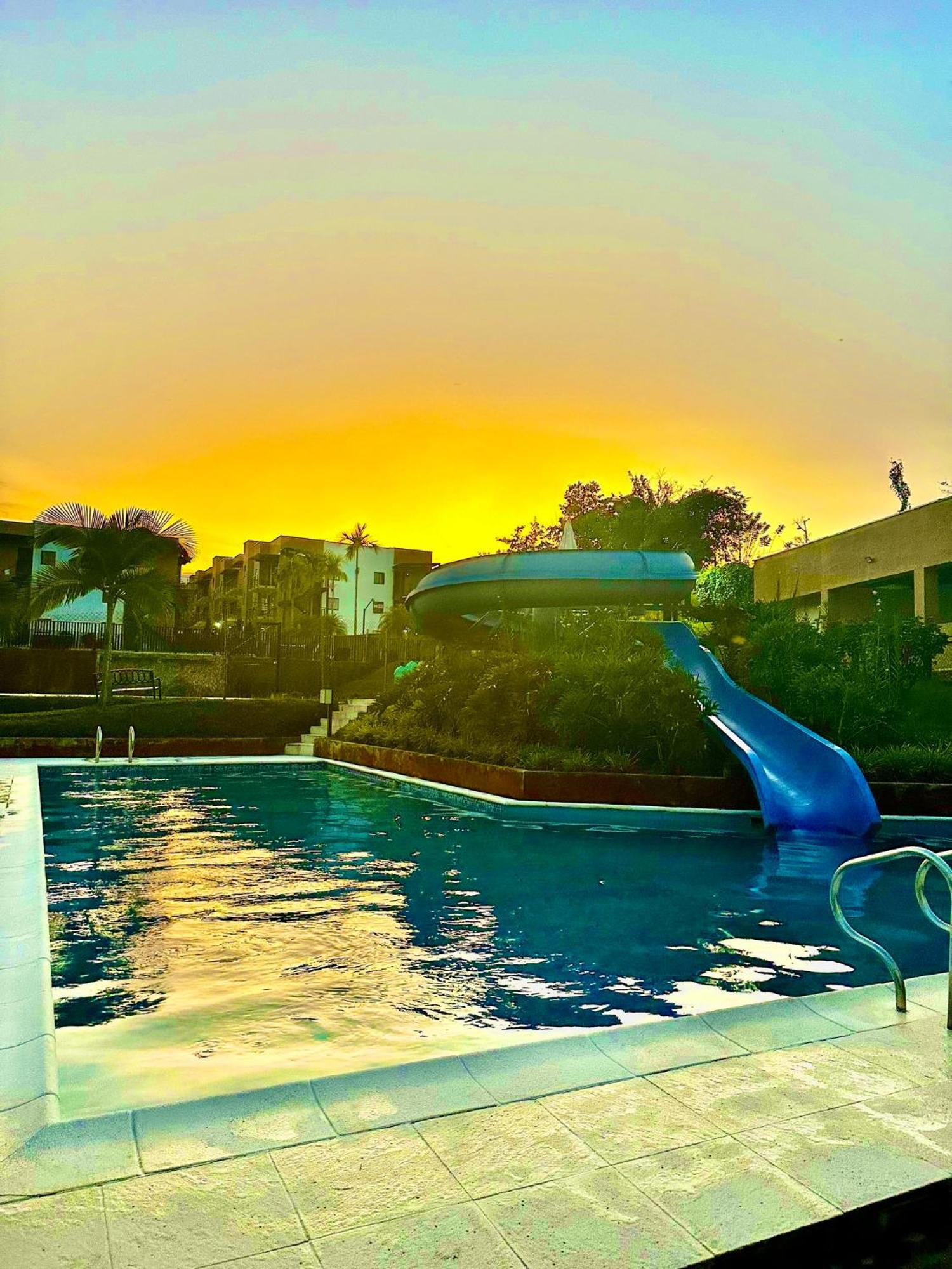 Apartamento Privado Vacacional A 5M Del Aeropuerto, 20 Minutos Del Parque Del Cafe Y Centro De Armenia Con 4 Piscinas, 3 Jacuzzi, Sauna By Molca Xperiences 3H 外观 照片